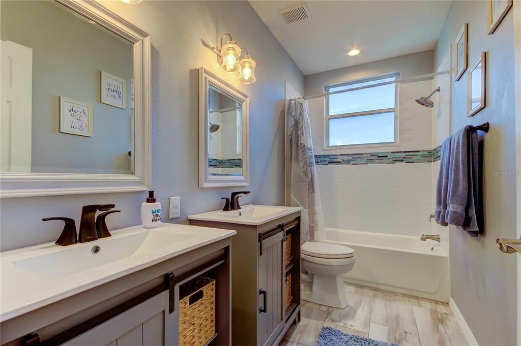 2nd full bath upstairs, double vanity