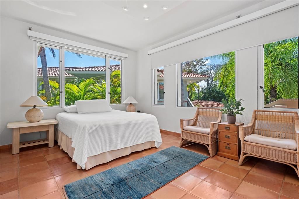 На продажу: $3,250,000 (3 спален, 3 ванн, 2737 Квадратных фут)