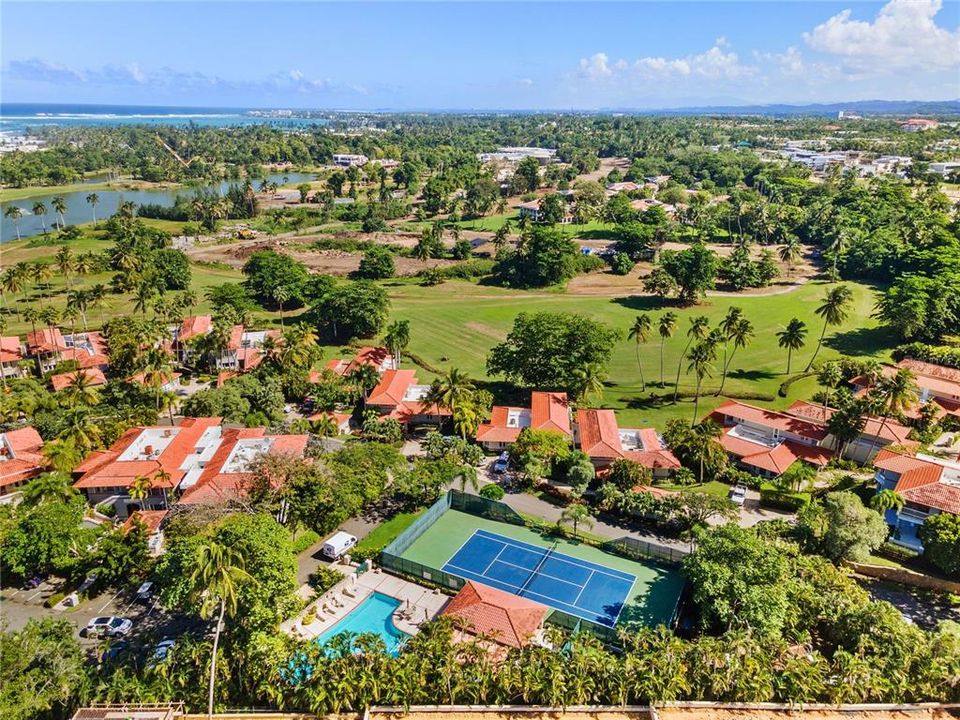 На продажу: $3,250,000 (3 спален, 3 ванн, 2737 Квадратных фут)