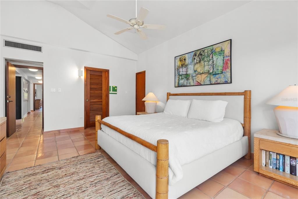 На продажу: $3,250,000 (3 спален, 3 ванн, 2737 Квадратных фут)