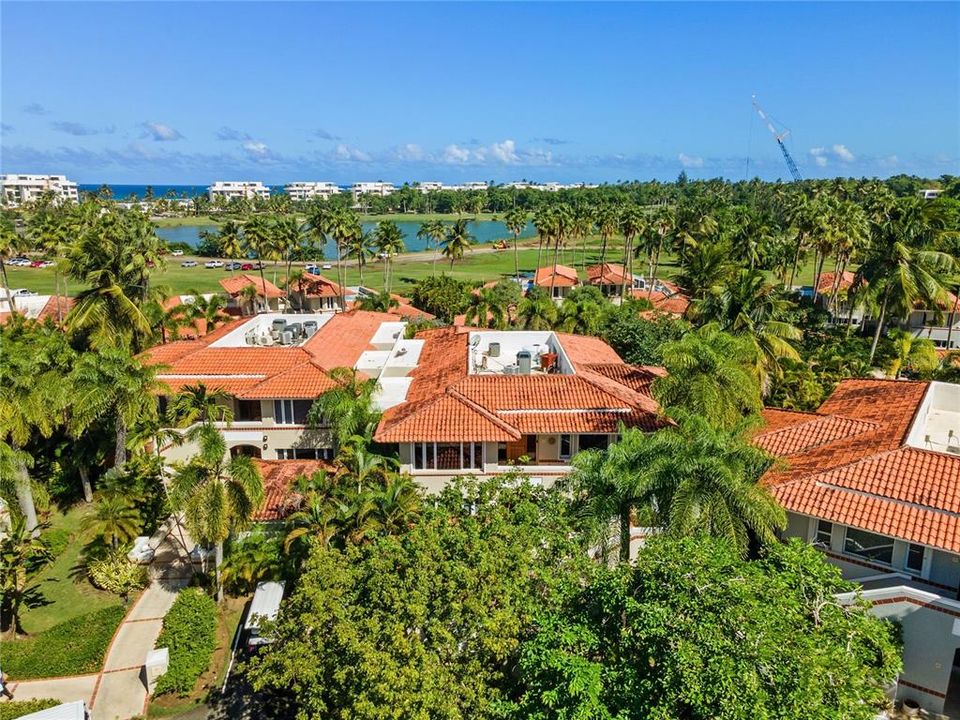 На продажу: $3,250,000 (3 спален, 3 ванн, 2737 Квадратных фут)