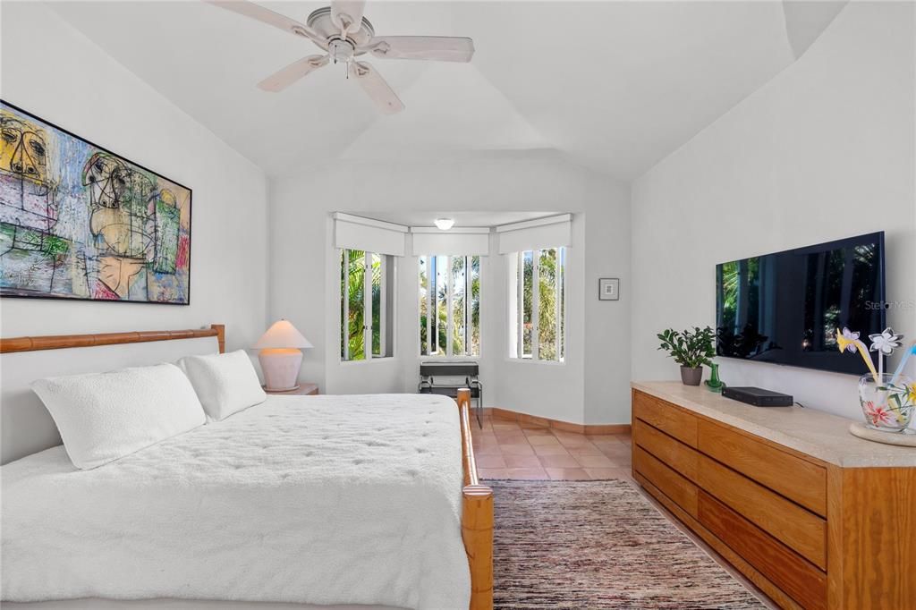 На продажу: $3,250,000 (3 спален, 3 ванн, 2737 Квадратных фут)