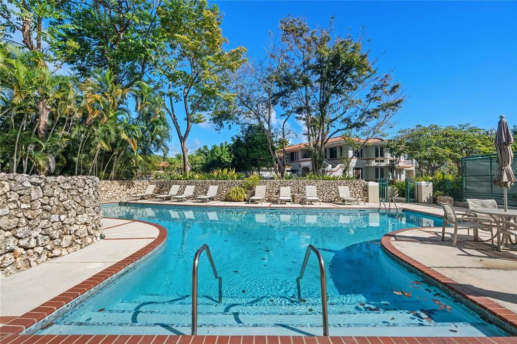 На продажу: $3,250,000 (3 спален, 3 ванн, 2737 Квадратных фут)