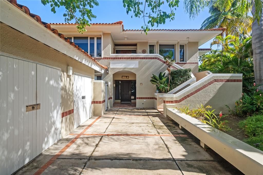 На продажу: $3,250,000 (3 спален, 3 ванн, 2737 Квадратных фут)