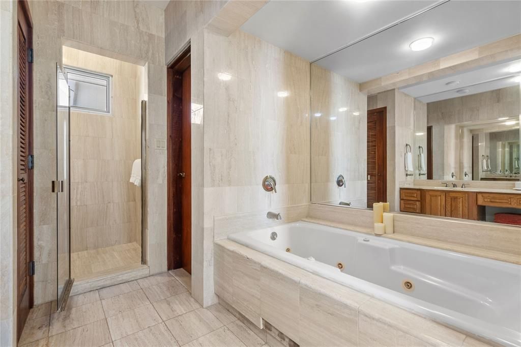 На продажу: $3,250,000 (3 спален, 3 ванн, 2737 Квадратных фут)