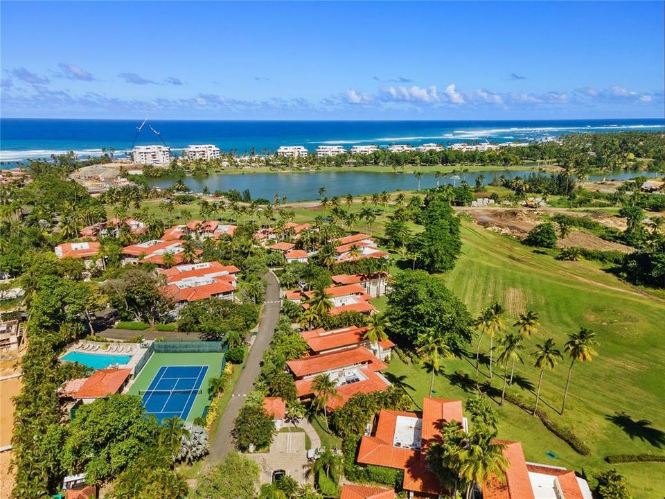 На продажу: $3,250,000 (3 спален, 3 ванн, 2737 Квадратных фут)