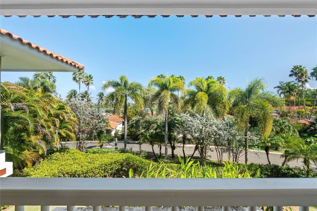 На продажу: $3,250,000 (3 спален, 3 ванн, 2737 Квадратных фут)