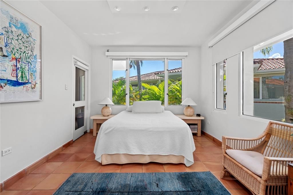 На продажу: $3,250,000 (3 спален, 3 ванн, 2737 Квадратных фут)