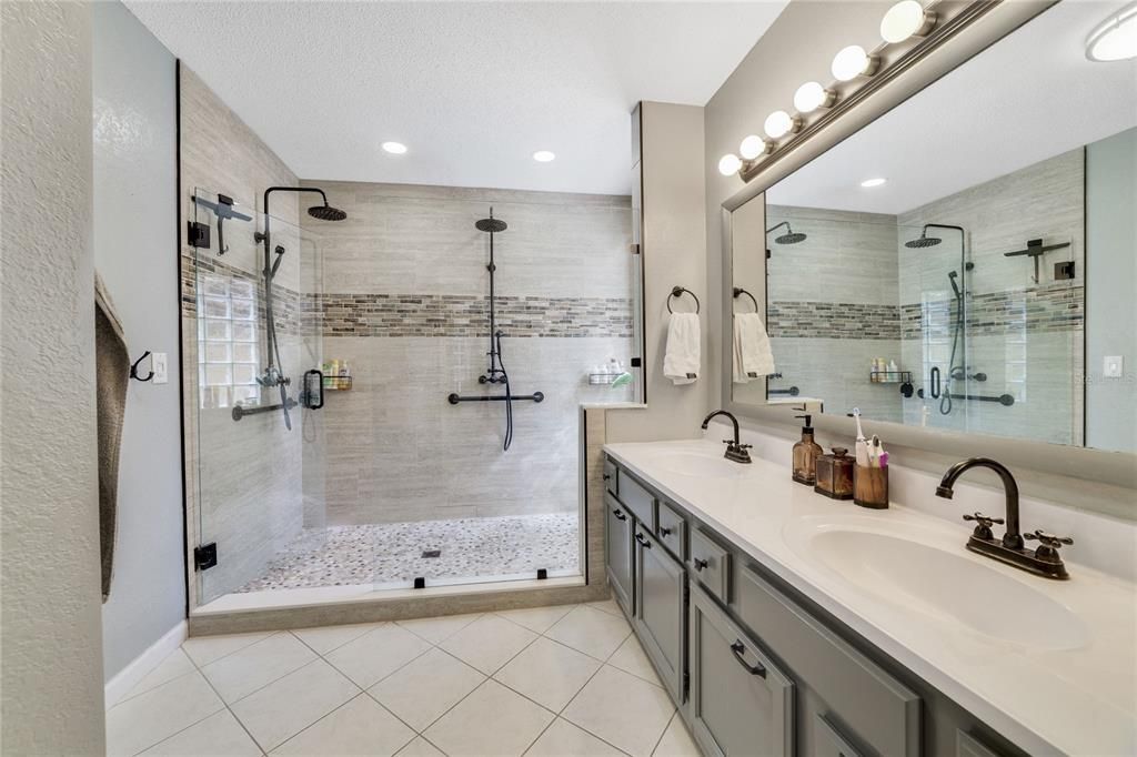 UPDATED AND MODERN PRIMARY BATHROOM