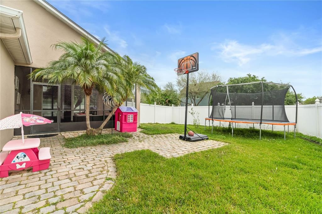 For Sale: $540,000 (4 beds, 2 baths, 2098 Square Feet)