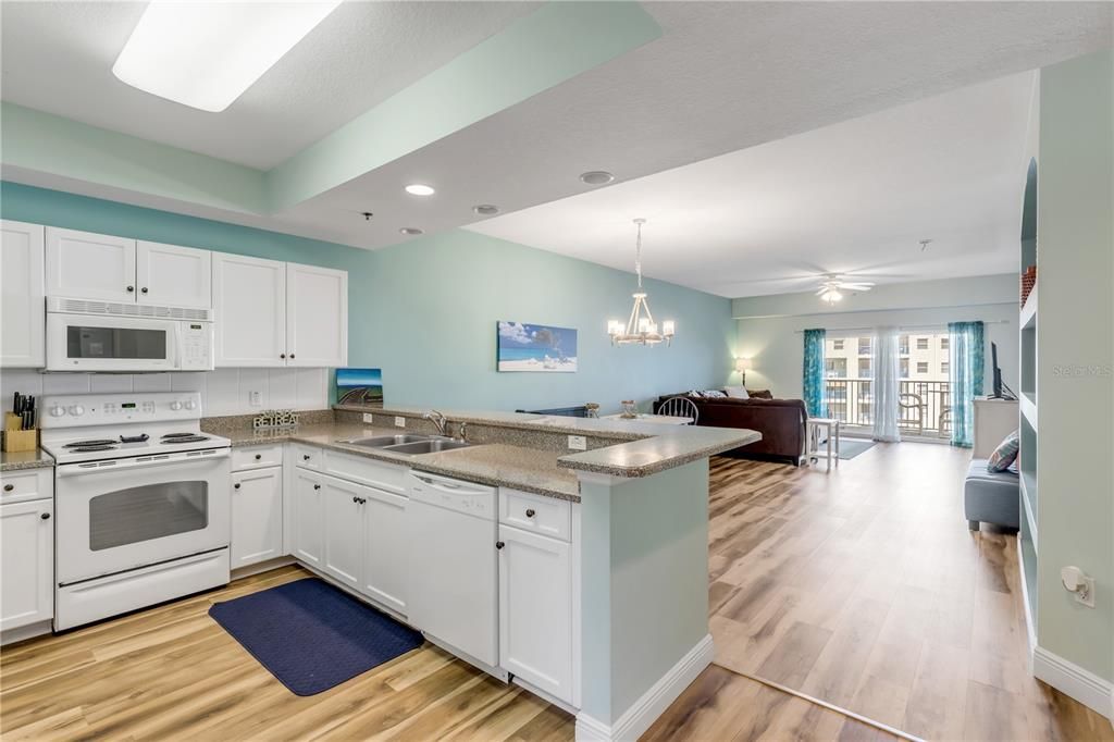 For Sale: $484,400 (3 beds, 2 baths, 1698 Square Feet)
