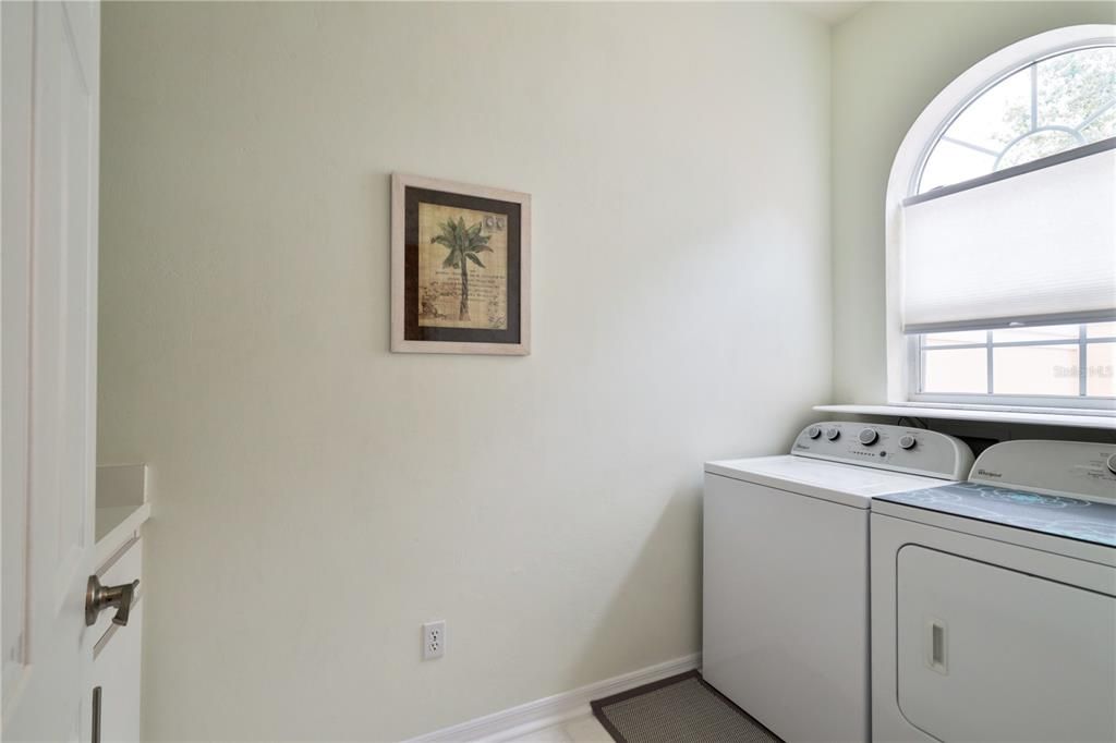 For Sale: $348,900 (3 beds, 2 baths, 1372 Square Feet)