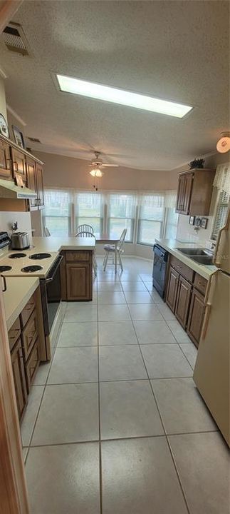 Recently Sold: $230,000 (2 beds, 2 baths, 1409 Square Feet)