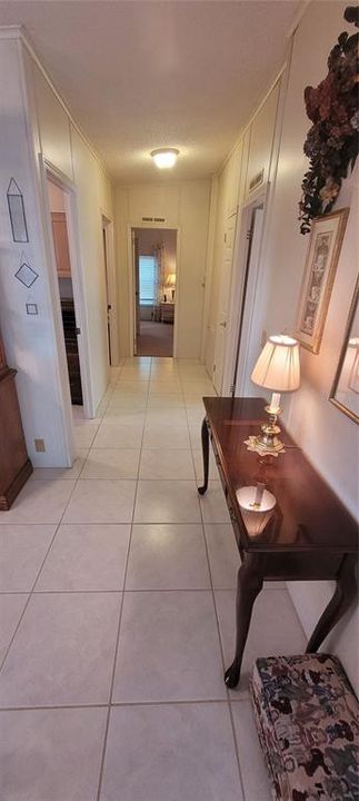 Active With Contract: $230,000 (2 beds, 2 baths, 1409 Square Feet)