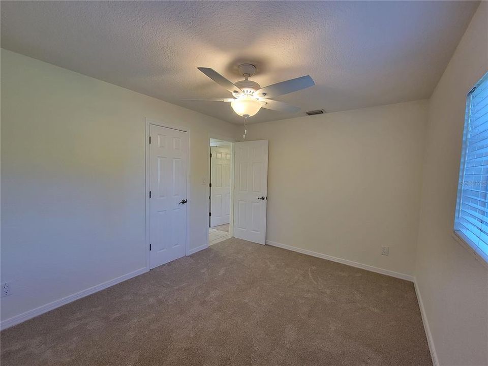 Active With Contract: $2,400 (3 beds, 1 baths, 1114 Square Feet)