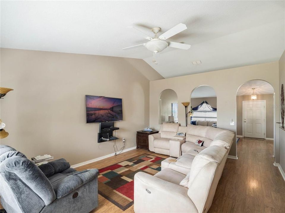 For Sale: $394,000 (4 beds, 2 baths, 2238 Square Feet)