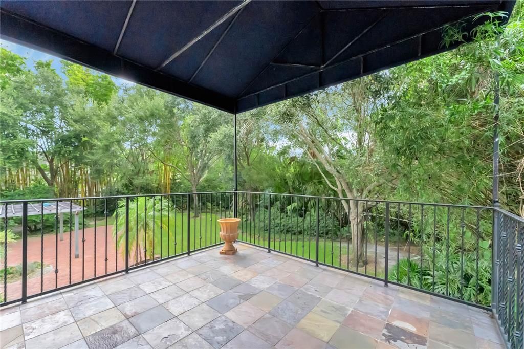 Active With Contract: $1,995,000 (4 beds, 4 baths, 4738 Square Feet)