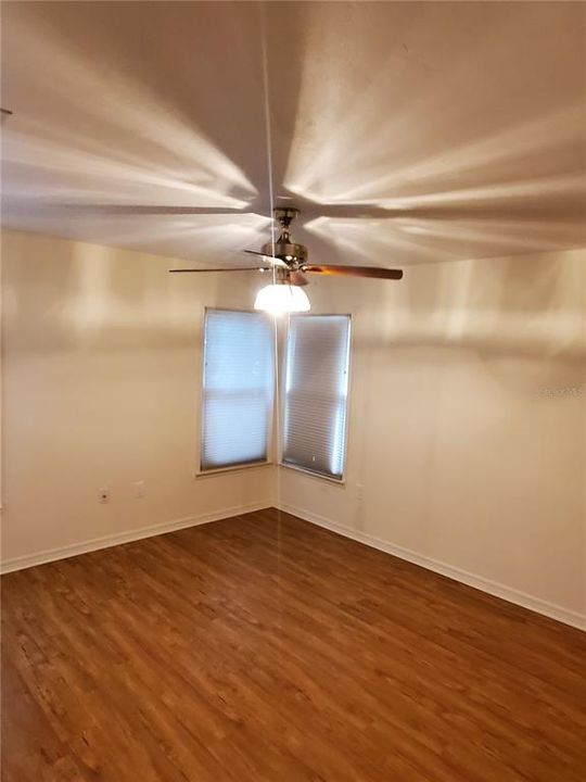 Recently Rented: $2,500 (3 beds, 2 baths, 1875 Square Feet)