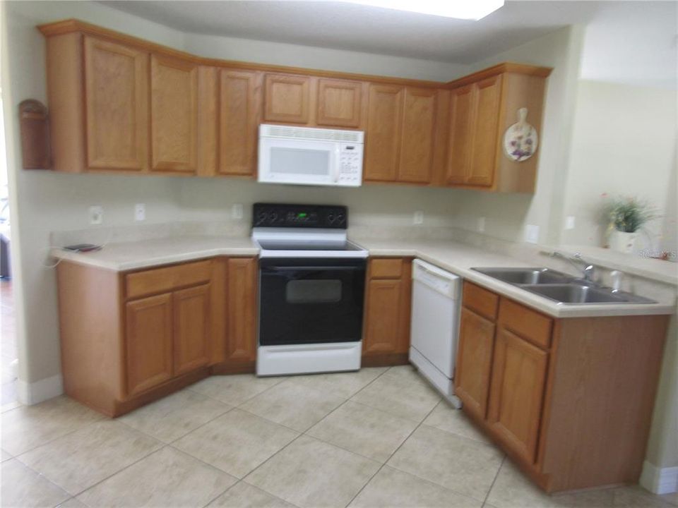 Active With Contract: $345,000 (3 beds, 2 baths, 1502 Square Feet)