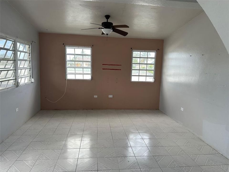 Recently Sold: $145,000 (4 beds, 1 baths, 980 Square Feet)