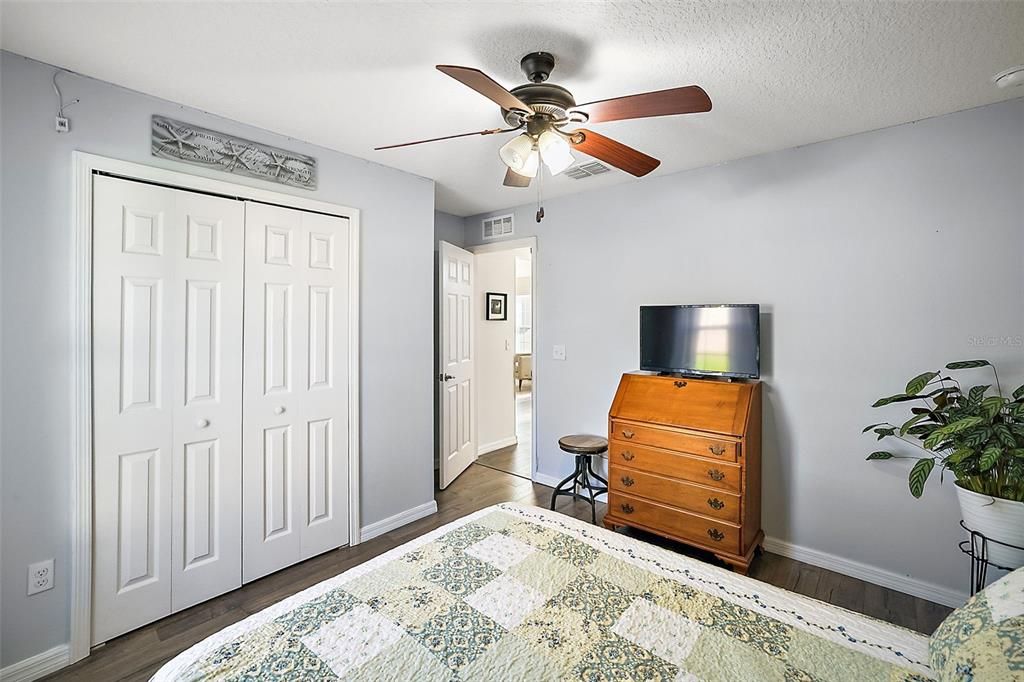 Active With Contract: $315,000 (3 beds, 2 baths, 1308 Square Feet)
