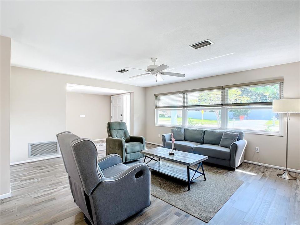 For Sale: $499,000 (2 beds, 2 baths, 1531 Square Feet)