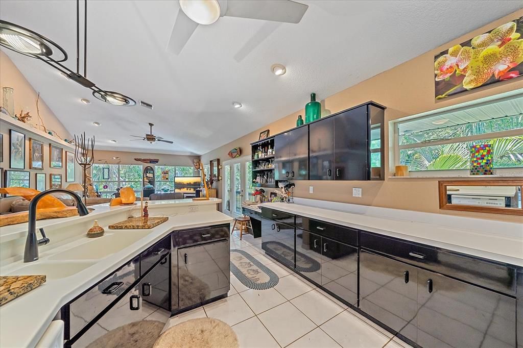 Active With Contract: $800,000 (0 beds, 0 baths, 2522 Square Feet)