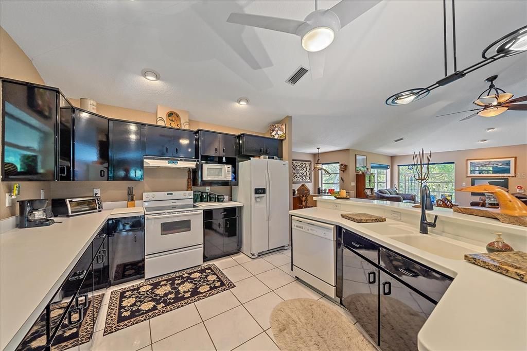 Active With Contract: $800,000 (0 beds, 0 baths, 2522 Square Feet)