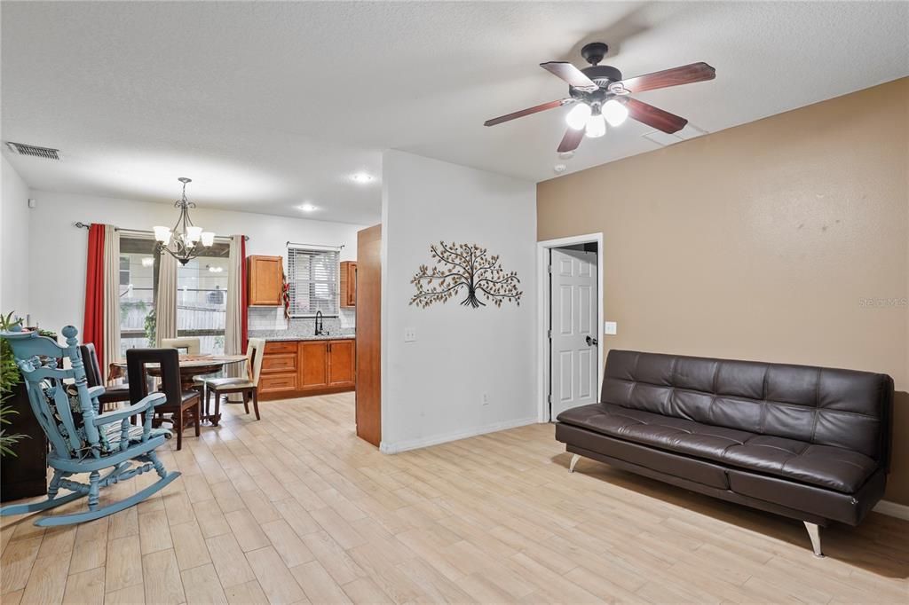 For Sale: $355,000 (3 beds, 2 baths, 1332 Square Feet)