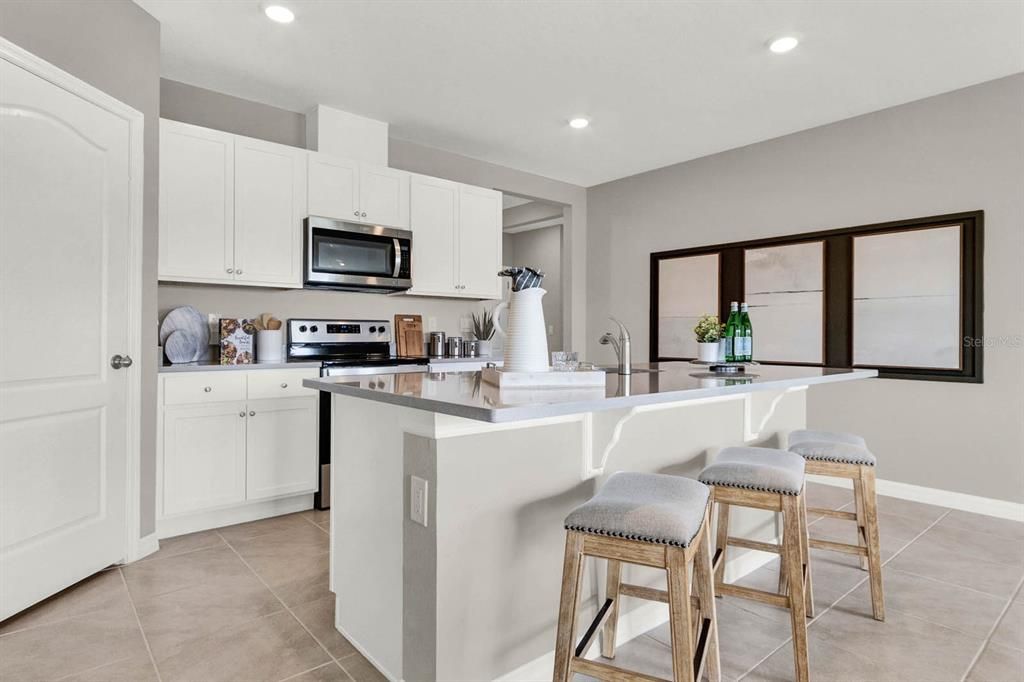 Active With Contract: $324,990 (4 beds, 2 baths, 1828 Square Feet)
