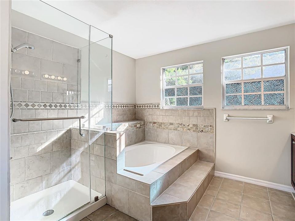 待售: $499,000 (3 贝兹, 2 浴室, 1929 平方英尺)