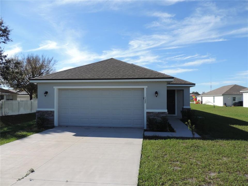 Active With Contract: $269,900 (3 beds, 2 baths, 1350 Square Feet)