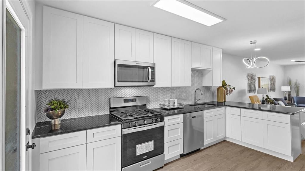 Active With Contract: $334,900 (3 beds, 2 baths, 1690 Square Feet)