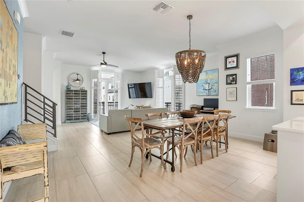 Active With Contract: $995,000 (3 beds, 3 baths, 2432 Square Feet)