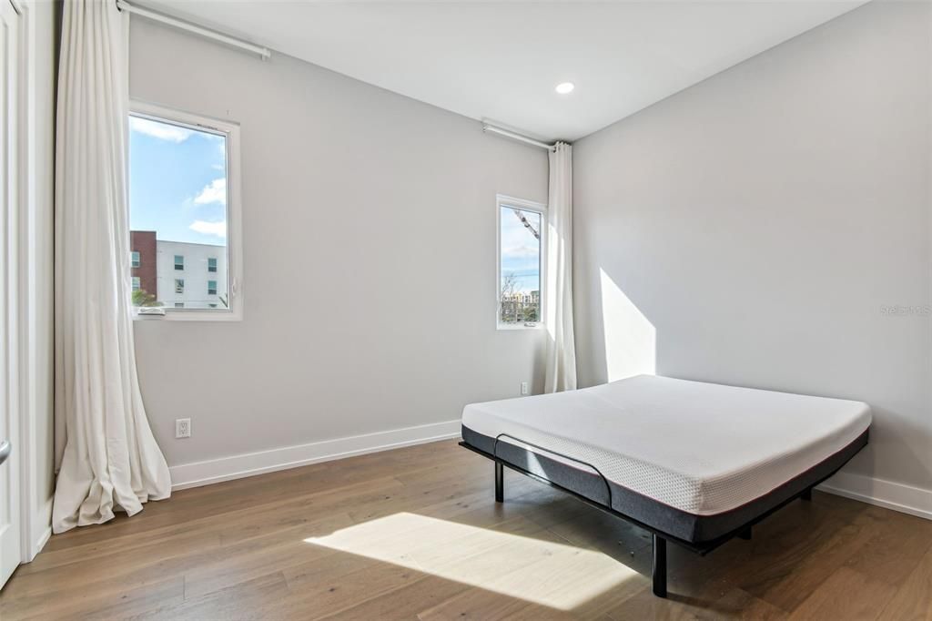 Недавно арендовано: $4,300 (2 спален, 2 ванн, 1648 Квадратных фут)