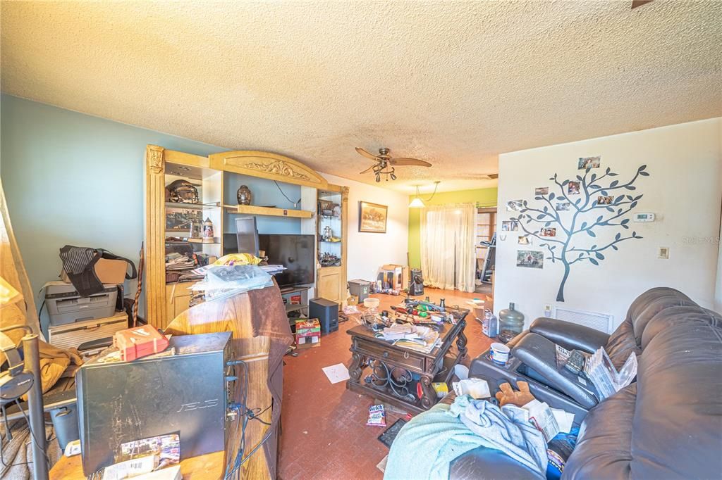 Recently Sold: $187,000 (2 beds, 2 baths, 870 Square Feet)