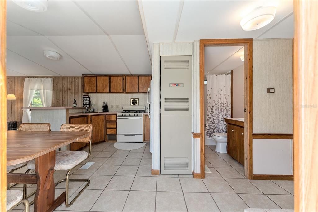 Active With Contract: $84,999 (2 beds, 1 baths, 616 Square Feet)