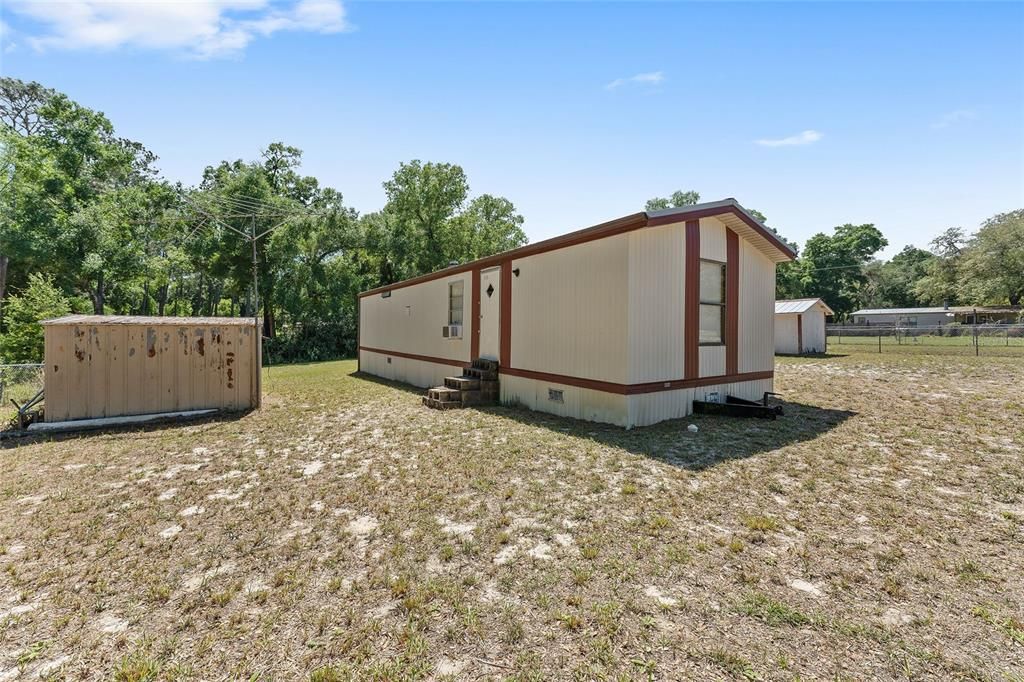 Active With Contract: $84,999 (2 beds, 1 baths, 616 Square Feet)