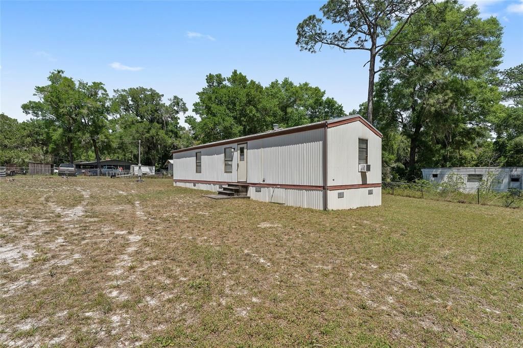 Active With Contract: $84,999 (2 beds, 1 baths, 616 Square Feet)