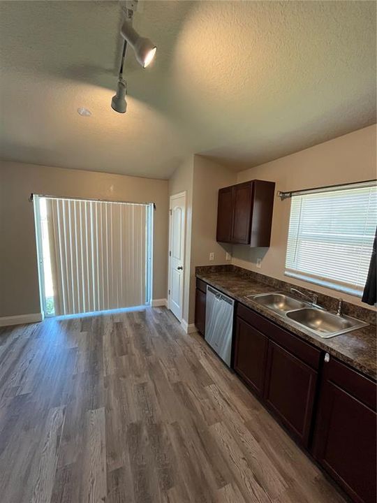 Recently Rented: $1,795 (3 beds, 2 baths, 1211 Square Feet)