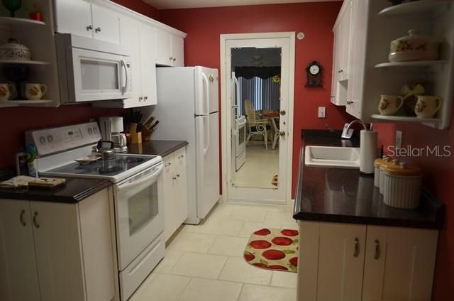 For Rent: $2,000 (1 beds, 1 baths, 651 Square Feet)