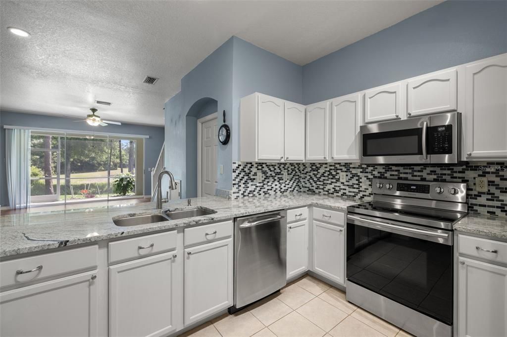 Recently Sold: $340,000 (2 beds, 1 baths, 1272 Square Feet)