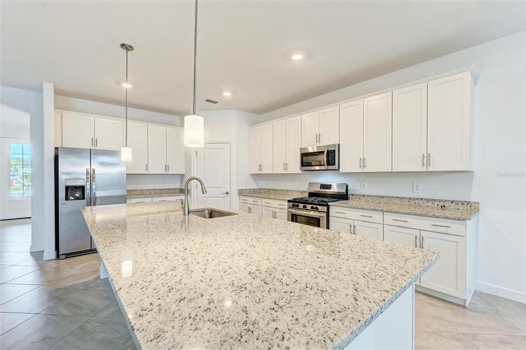 Active With Contract: $4,800 (3 beds, 3 baths, 2444 Square Feet)