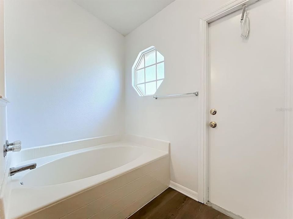待售: $498,500 (4 贝兹, 2 浴室, 1865 平方英尺)