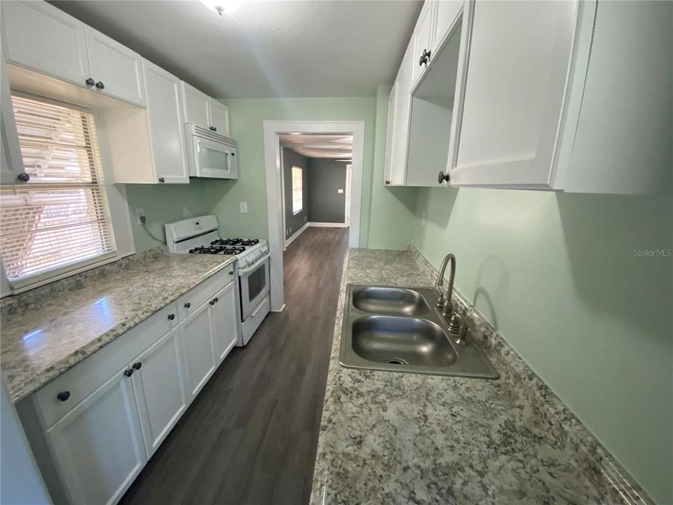 Recently Rented: $1,325 (2 beds, 2 baths, 770 Square Feet)