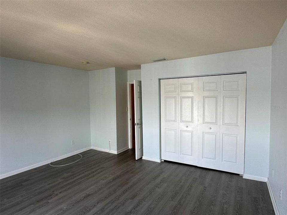 For Sale: $389,900 (2 beds, 1 baths, 1022 Square Feet)