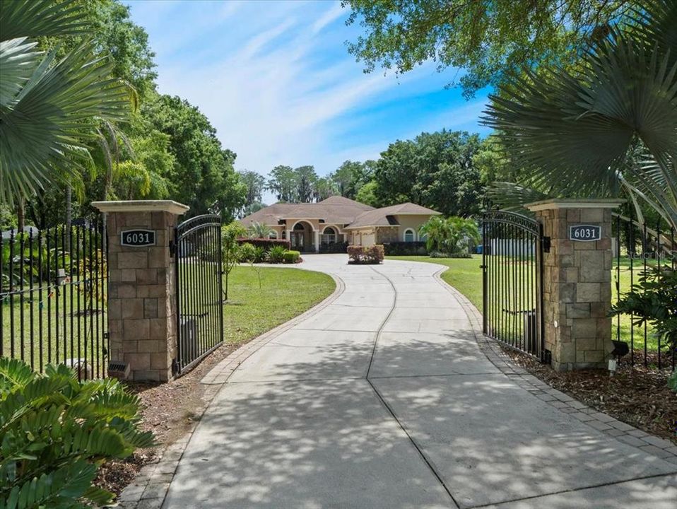 Active With Contract: $1,450,000 (5 beds, 4 baths, 4611 Square Feet)