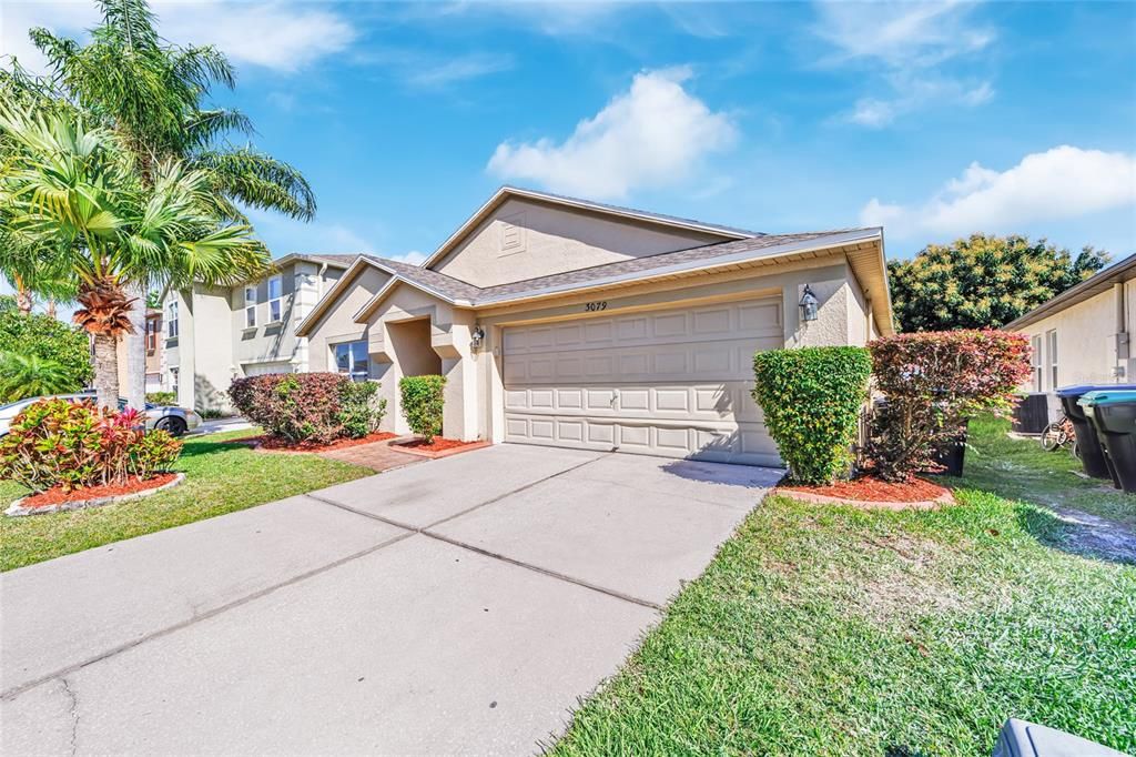Active With Contract: $434,900 (4 beds, 2 baths, 1934 Square Feet)