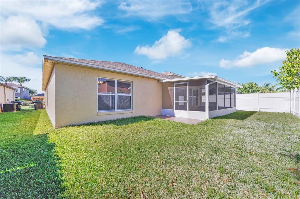 Active With Contract: $434,900 (4 beds, 2 baths, 1934 Square Feet)