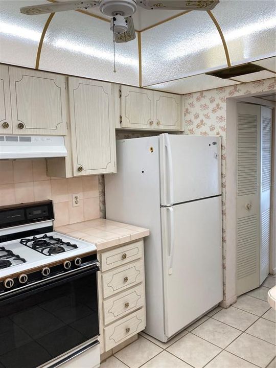 Recently Sold: $109,000 (1 beds, 1 baths, 1055 Square Feet)